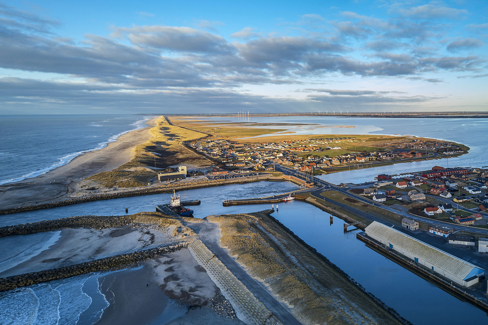 Thor: RWE wählt den Hafen von Thorsminde als Betriebs- und Wartungsbasis für größten Offshore-Windpark Dänemarks aus